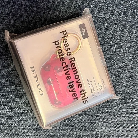 Coach - AirPod Pro Case - Picture 3 of 4